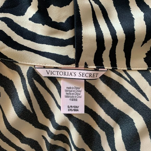 Victoria's Secret Robe - Picture 2 of 2